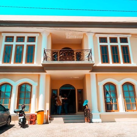 Bluefire Homestay Syariah Баньювангі Екстер'єр фото